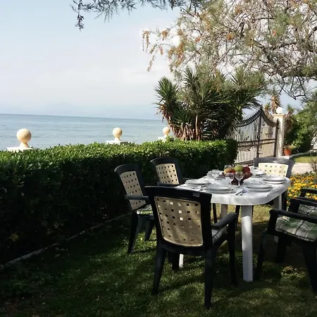 Antonia Villa Acharavi (Corfu)